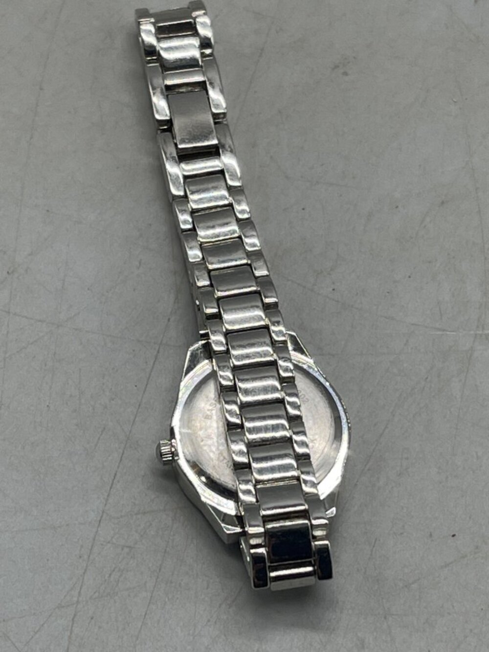 Time and Tru Watch Women’s Wrist Watch Crystal needs battery silver color READ - Picture 5 of 5